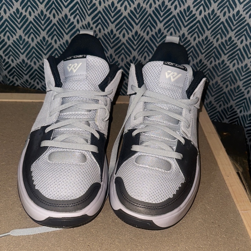 Jordan Men's Black and Gray Athletic Shoes